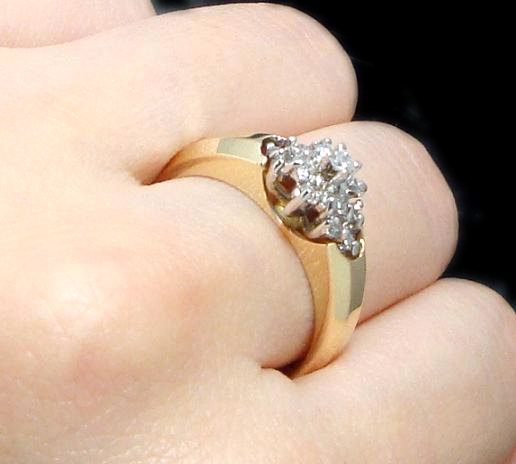 0.30CT GENUINE DIAMOND CLUSTER RING IN SOLID 14K GOLD